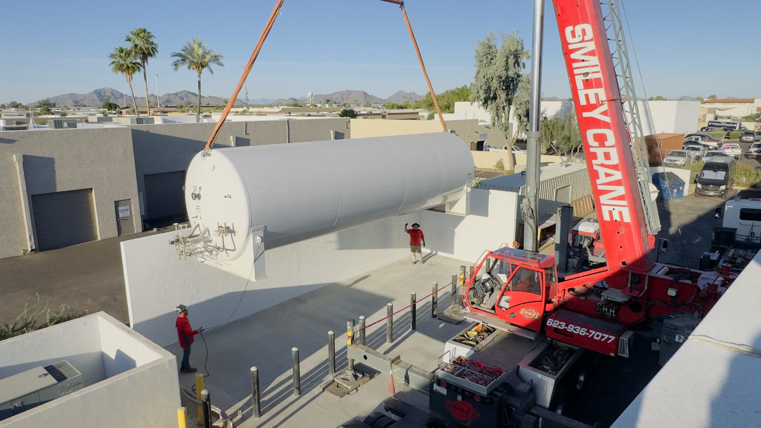 LN2 tank crane